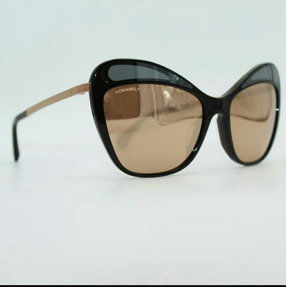 CHANEL Accessories - 🆕 AUTHENTIC CHANEL 2017 RUNWAY BUTTERFLIES